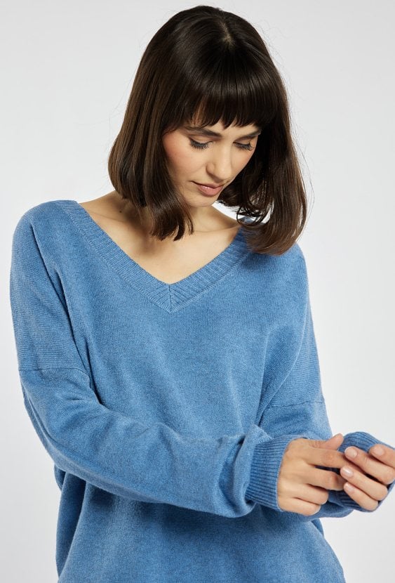 Luźny sweter z wiskozą