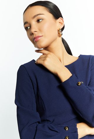 Sukienka o klasycznym kroju