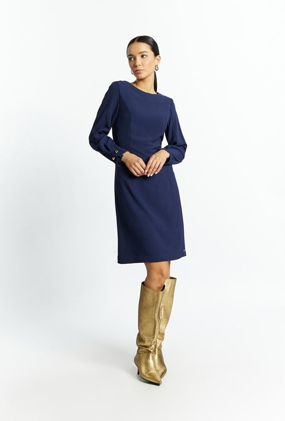 Sukienka o klasycznym kroju