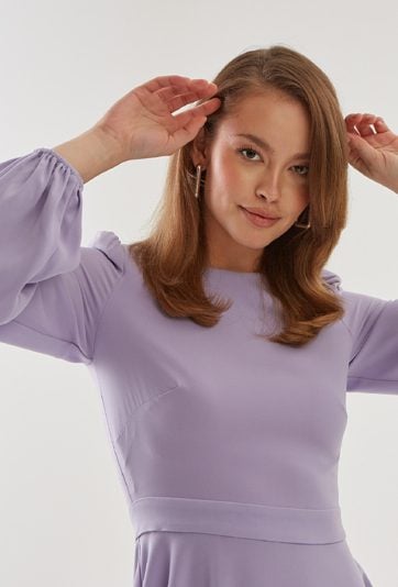 Liliowa sukienka midi