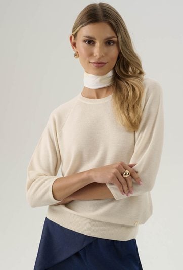 Śmietankowy sweter z domieszką wełny