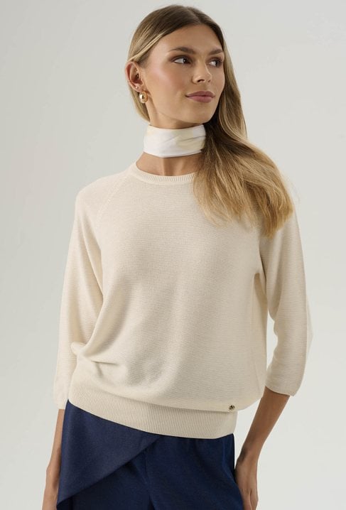 Śmietankowy sweter z domieszką wełny