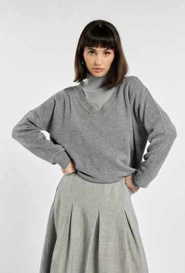 Luźny sweter z wiskozą