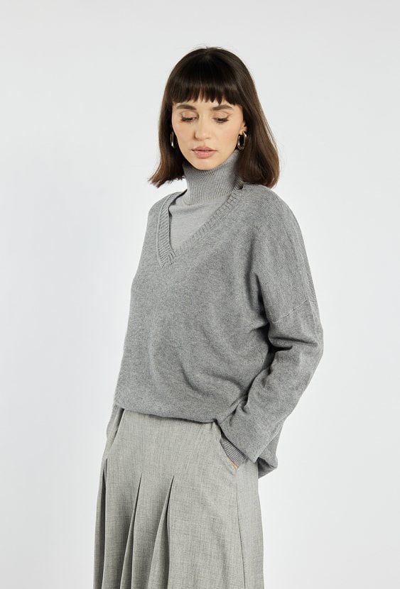 Luźny sweter z wiskozą