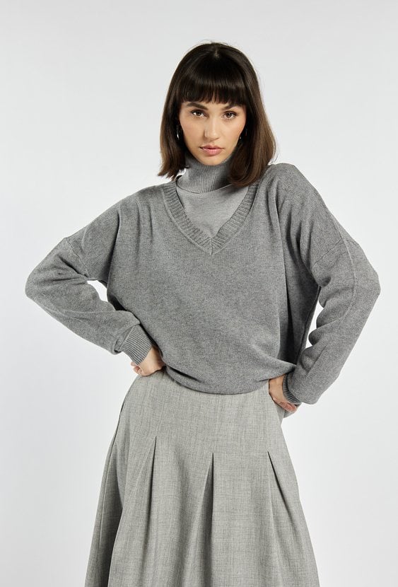 Luźny sweter z wiskozą