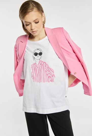 T-shirt z kobiecą ilustracją