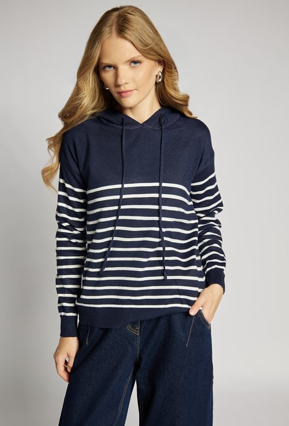 Sweter z kapturem