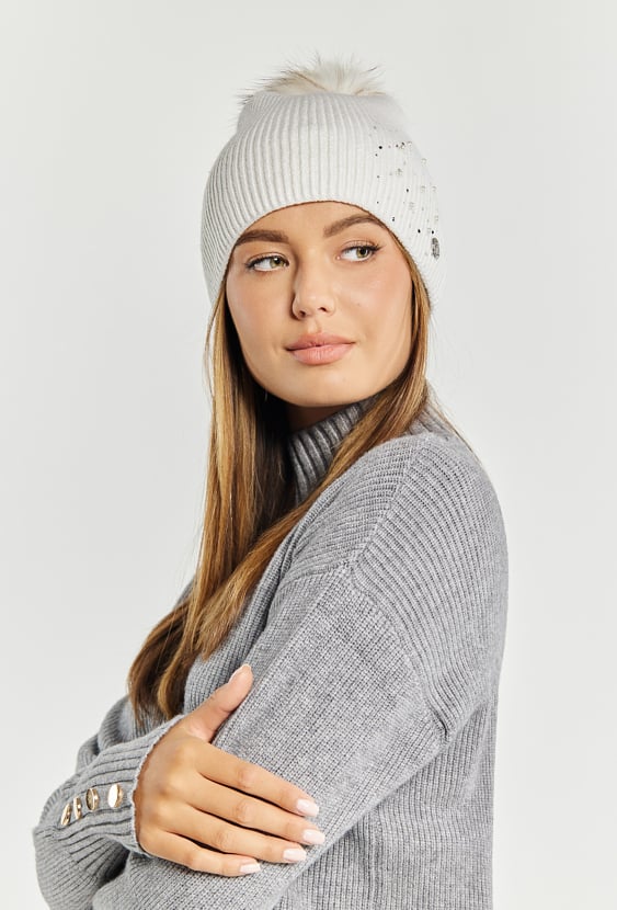 Czapka damska z pomponem