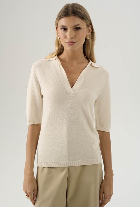 Śmietankowy sweter z kołnierzykiem z domieszką wełny