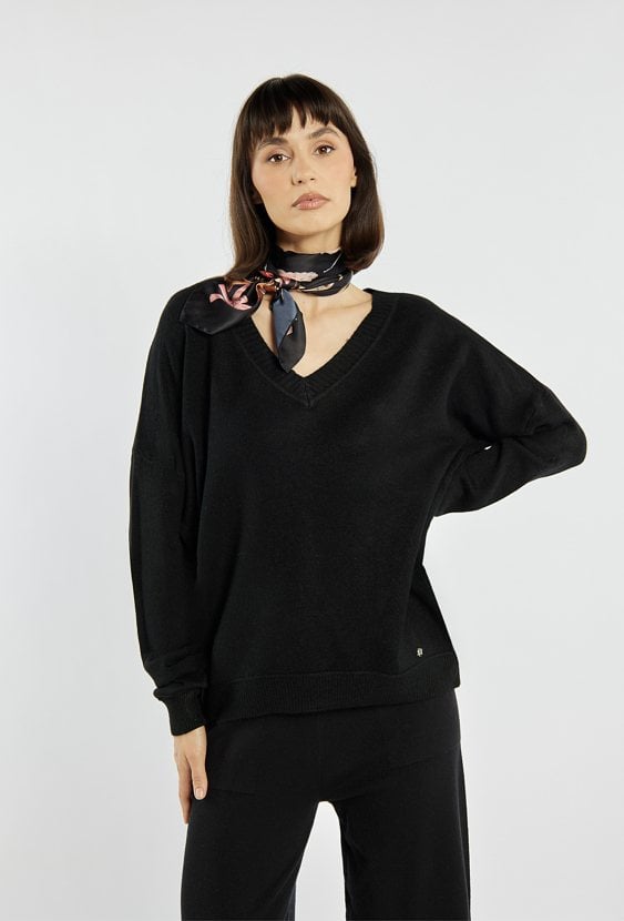 Luźny sweter z wiskozą