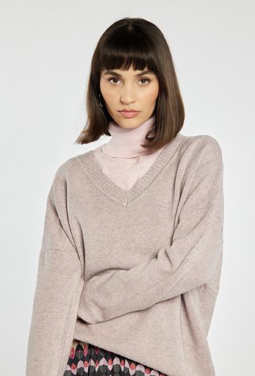 Luźny sweter z wiskozą