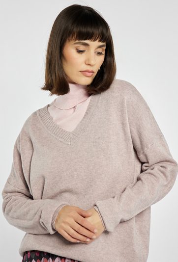 Luźny sweter z wiskozą