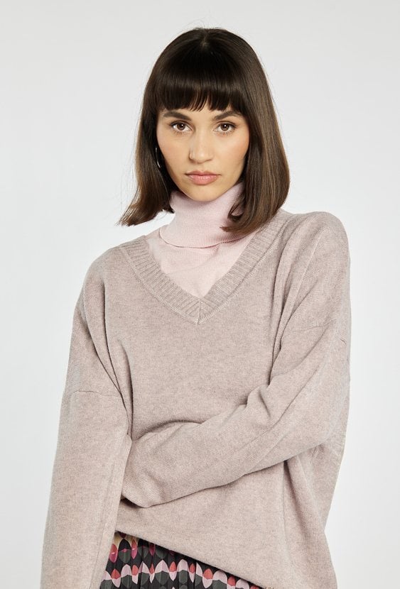 Luźny sweter z wiskozą