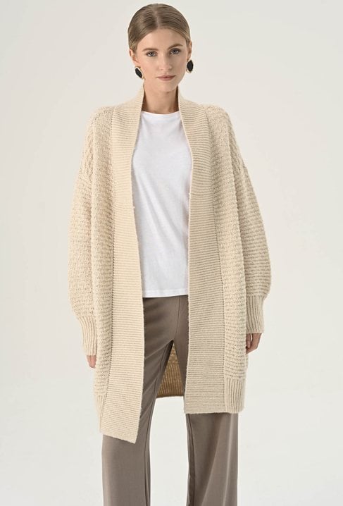 Beżowy kardigan z wełną