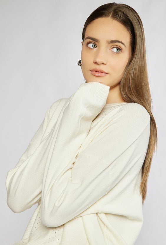 Sweter z małymi dżetami