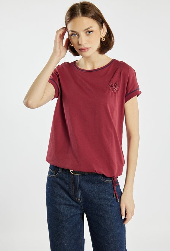 T-shirt z haftowanym kwiatkiem