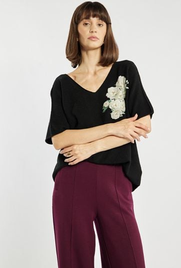 Sweter z kwiatowym nadrukiem