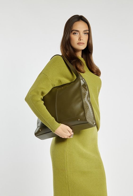 Duża torba z ćwiekami