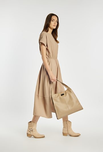 Duża torba z ćwiekami