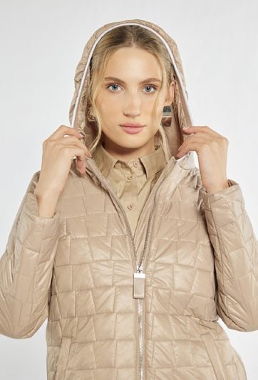 Damski pikowany płaszcz