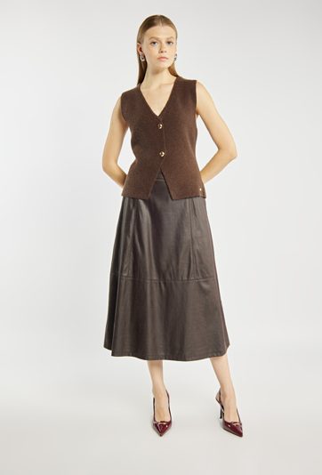 Spódnica z rozkloszowanym dołem