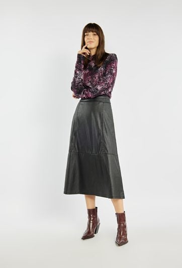 Spódnica z rozkloszowanym dołem