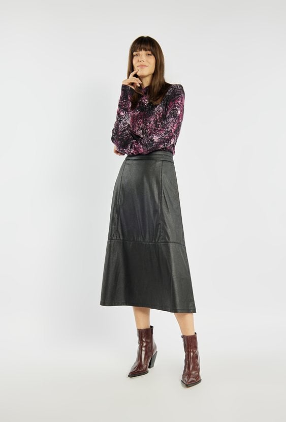 Spódnica z rozkloszowanym dołem