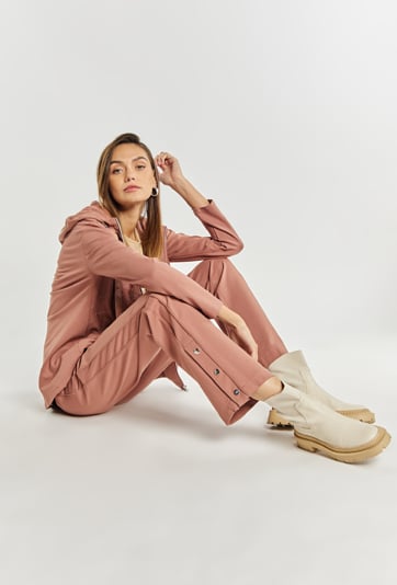 Spodnie damskie z rozcięciami