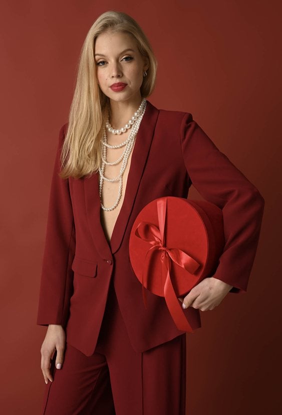 Marynarka w bordowym kolorze