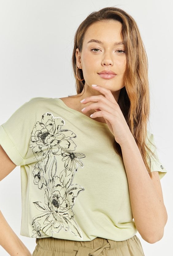 T-shirt damski z kwiatowym zdobieniem