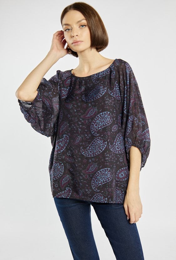 Zwiewna bluzka z wzorem