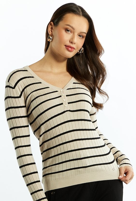 Sweter o dopasowanym fasonie w paski