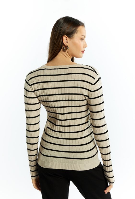 Sweter o dopasowanym fasonie w paski