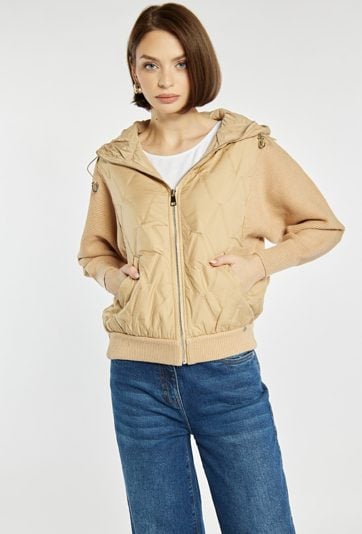 Pikowana kurtka z kapturem