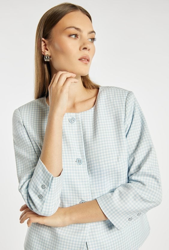 Żakiet  z delikatnym wzorem