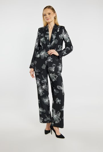 Czarna marynarka z wzorem