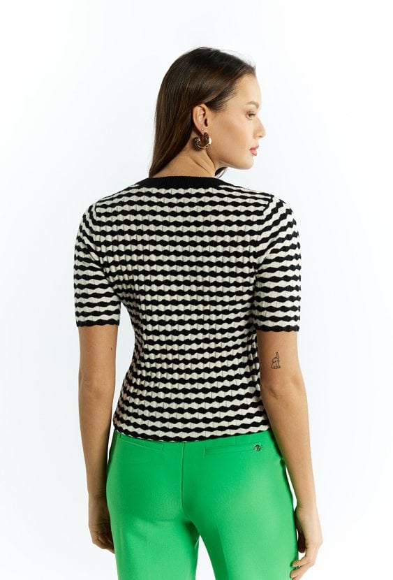 Dzianinowy sweter z krótkim rękawem
