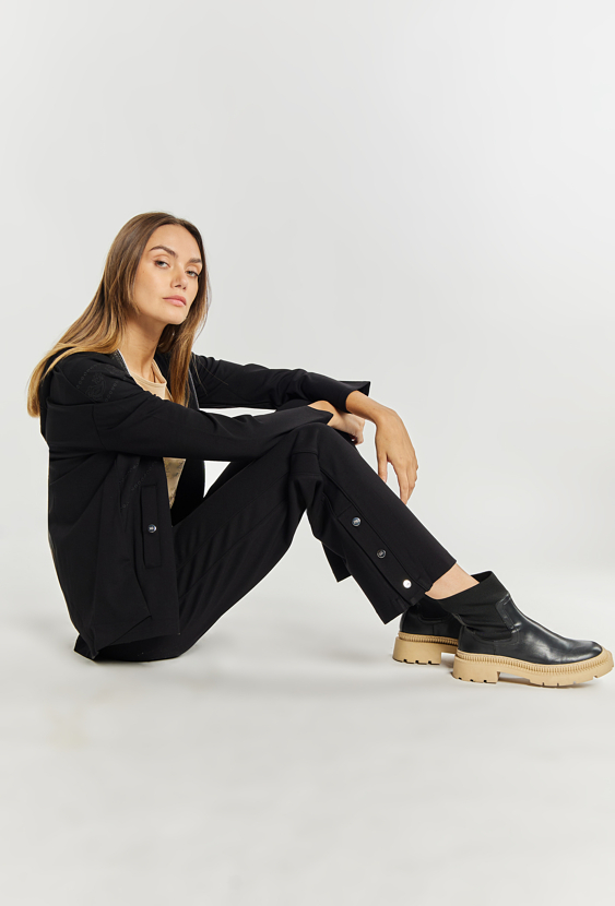 Spodnie damskie z rozcięciami