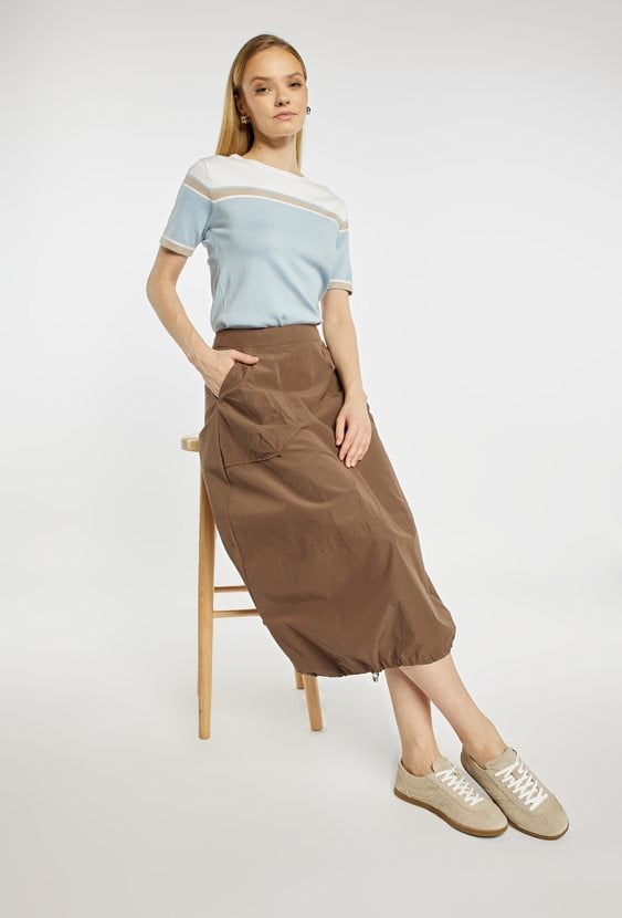 Spódnica z kieszeniami