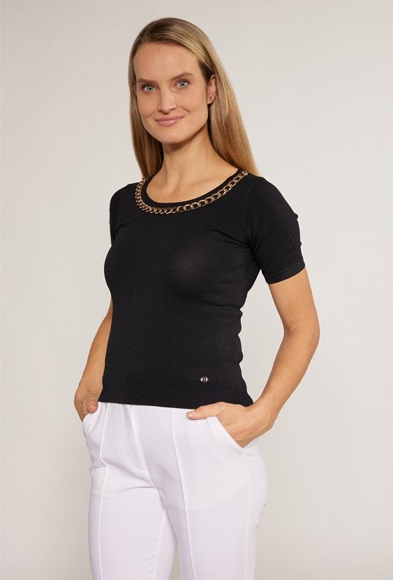 Sweter damski z ozdobną aplikacją