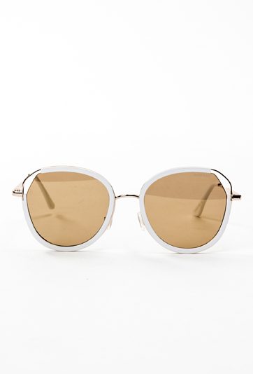 Okulary przeciwsłoneczne o modnym kształcie