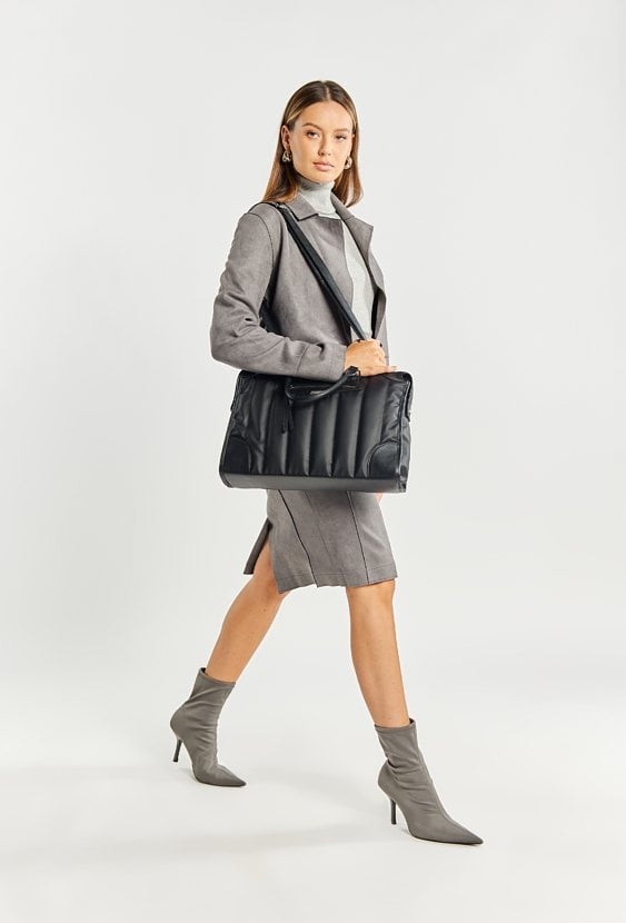 Torba na laptopa z ciekawym pikowaniem