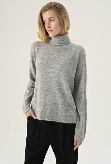 Golf w szarym kolorze