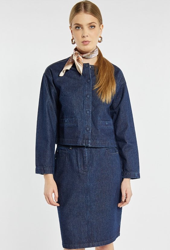 Jeansowa spódnica z subtelnym połyskiem