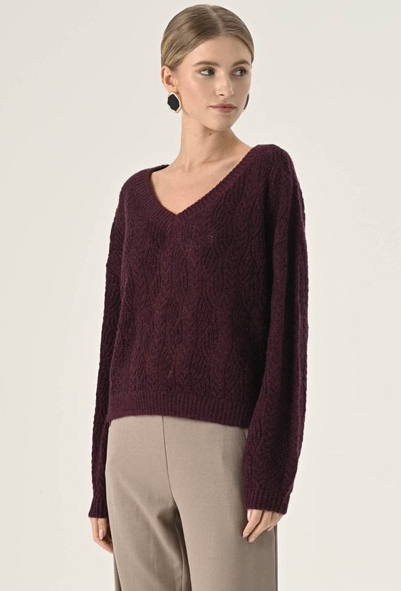 Sweter w kolorze burgundowym