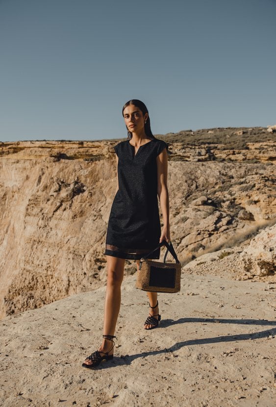 Elegancka sukienka z dodatkiem lnu