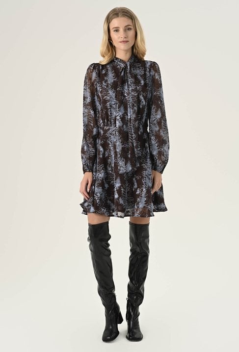 Mini sukienka z ozdobną szarfą