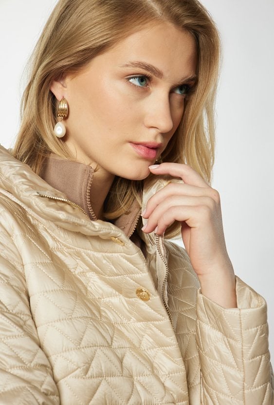 Pikowany płaszcz damski