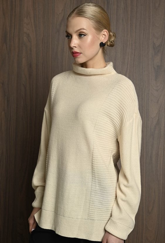 Śmietankowy golf z domieszką wełny