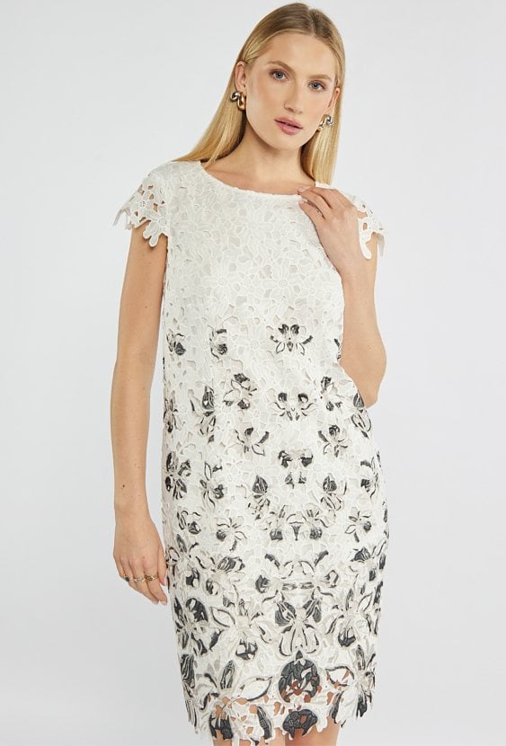 Koronkowa sukienka z wzorem